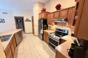 N108W17282 Lilac Ln, Germantown, WI 53022 - Photo 5