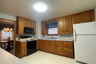 526 Pinetree Rd, Kohler, WI 53044 - Photo 7