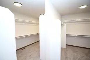 725 Brookview Ct, Racine, WI 53402 - Photo 21