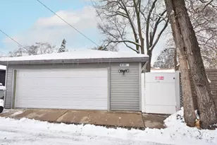 8105 W Townsend St, Milwaukee, WI 53222 - Photo 33