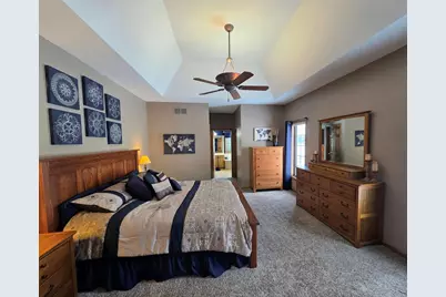W282N4163  Somerset Ln, Delafield, WI 53072 - Photo 9