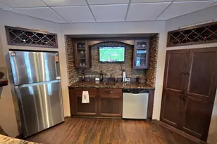 W282N4163 Somerset Ln, Delafield, WI 53072 - Photo 7