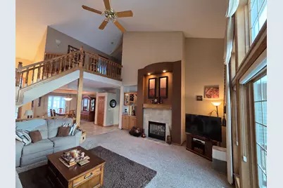 W282N4163  Somerset Ln, Delafield, WI 53072 - Photo 5