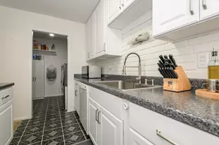 W169N11452 Biscayne Dr, Germantown, WI 53022 - Photo 11