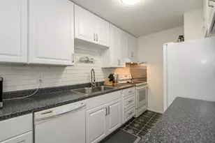 W169N11452 Biscayne Dr, Germantown, WI 53022 - Photo 9