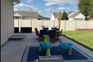 137 Acorn Ln, West Salem, WI 54669 - Photo 5