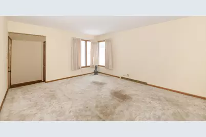 6124 W Spokane St, Milwaukee, WI 53223 - Photo 5