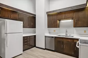 108 E Oak Crest Ln, Wales, WI 53183 - Photo 5