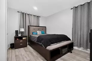 319 Jasper Ln, Waukesha, WI 53188 - Photo 5