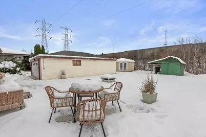 5325 W Allerton Ave, Greenfield, WI 53220 - Photo 23