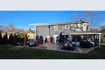 1424  Hickory Way, Racine, WI 53405 - Photo 3