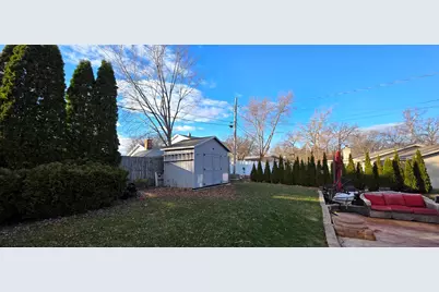 1424  Hickory Way, Racine, WI 53405 - Photo 7