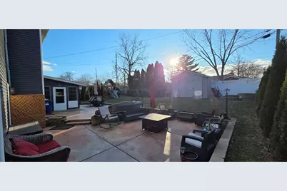 1424  Hickory Way, Racine, WI 53405 - Photo 5