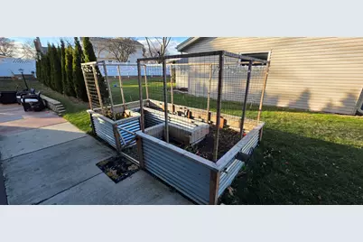 1424  Hickory Way, Racine, WI 53405 - Photo 9