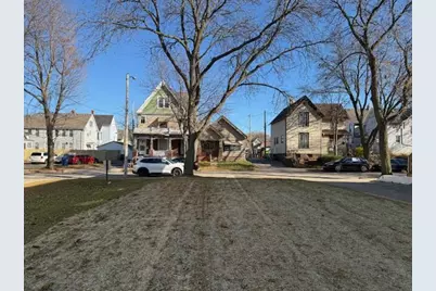 319 N 31st St, Milwaukee, WI 53208 - Photo 5