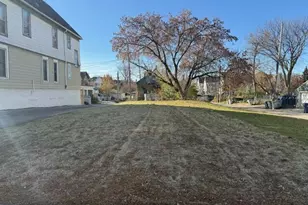 319 N 31st St, Milwaukee, WI 53208 - Photo 1