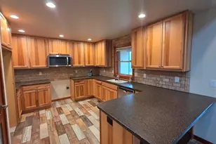 576 Trail Ridge Ln, Plymouth, WI 53073 - Photo 7