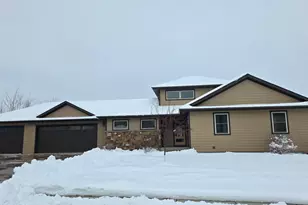 576 Trail Ridge Ln, Plymouth, WI 53073 - Photo 1