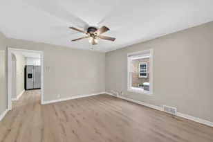 2822 S 48th St, Milwaukee, WI 53219 - Photo 9