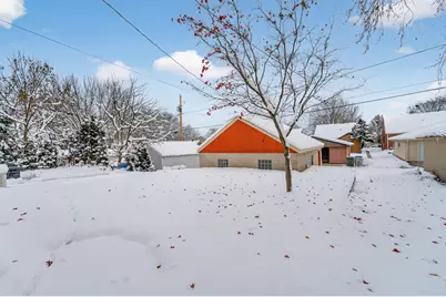 2822 S 48th St, Milwaukee, WI 53219 - Photo 15