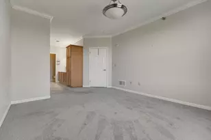 6995 S Riverwood Blvd, Franklin, WI 53132 - Photo 13