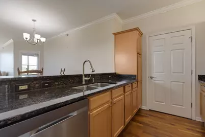 6995 S Riverwood Blvd #S-301, Franklin, WI 53132 - Photo 7