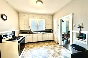 913 69th St, Kenosha, WI 53143 - Photo 3