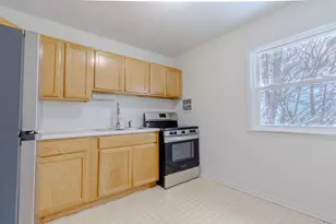 1311 E Randolph Ct, Milwaukee, WI 53212 - Photo 3