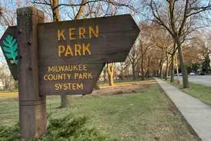 1311 E Randolph Ct, Milwaukee, WI 53212 - Photo 23