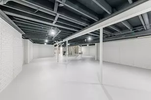 8266 S Country Club Cir, Franklin, WI 53132 - Photo 35