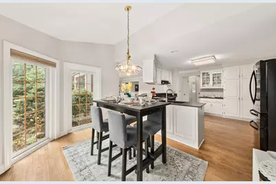 8266 S Country Club Cir, Franklin, WI 53132 - Photo 15