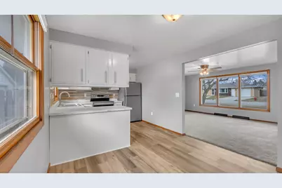 1702 N 26th St, Sheboygan, WI 53081 - Photo 7