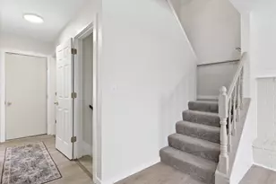 530 Manchester Ln, Hartland, WI 53029 - Photo 7