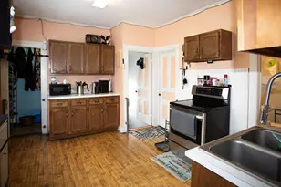 2404 Jackson St, Two Rivers, WI 54241 - Photo 7