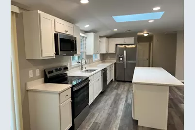 1840 E Lone Oak Cir, Brookfield, WI 53045 - Photo 3