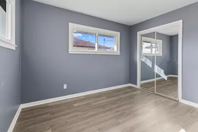 10500 W Rae Ave, Milwaukee, WI 53225 - Photo 7