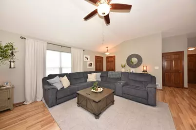 W205N17365  Spring Ridge Dr, Jackson, WI 53037 - Photo 7