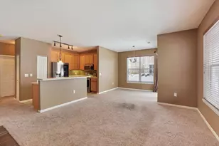 N17W26541 Meadowgrass Circle, Pewaukee, WI 53072 - Photo 3