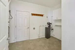 N17W26541 Meadowgrass Circle, Pewaukee, WI 53072 - Photo 19