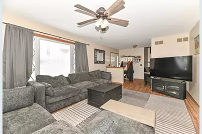 107  Prairie Dr, Walworth, WI 53184 - Photo 3