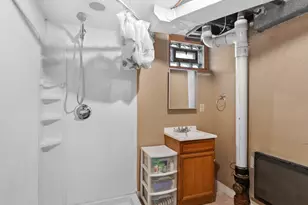 1025 N 15th St, Manitowoc, WI 54220 - Photo 23