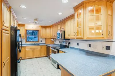 3155  Calumet Dr, Sheboygan, WI 53083 - Photo 3