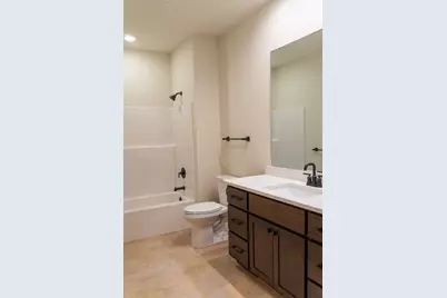 621  Johnson Pl, Onalaska, WI 54650 - Photo 3