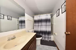 11811 W Flagg Ave, Milwaukee, WI 53225 - Photo 19