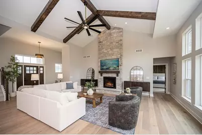 N66W21471  Sagebrush Dr, Menomonee Falls, WI 53051 - Photo 3