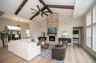 N66W21471 Sagebrush Dr, Menomonee Falls, WI 53051 - Photo 3