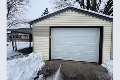 9331 W Elmore Ave, Milwaukee, WI 53222 - Photo 13