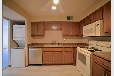 1906 E Shorewood Blvd #263, Shorewood, WI 53211 - Photo 3