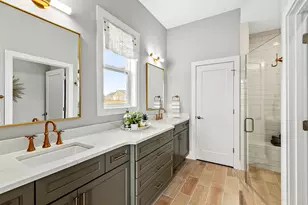 W208N5633 Turnberry Ln, Menomonee Falls, WI 53051 - Photo 13