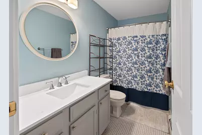 149  Linden Ln #2, Thiensville, WI 53092 - Photo 9